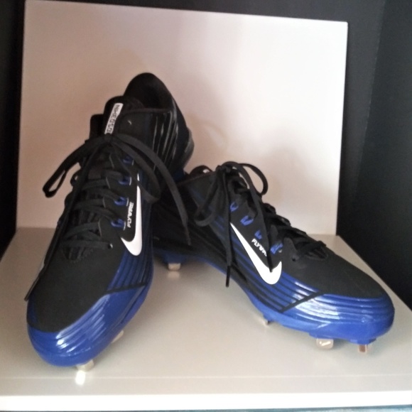 nike flywire baseball cleats